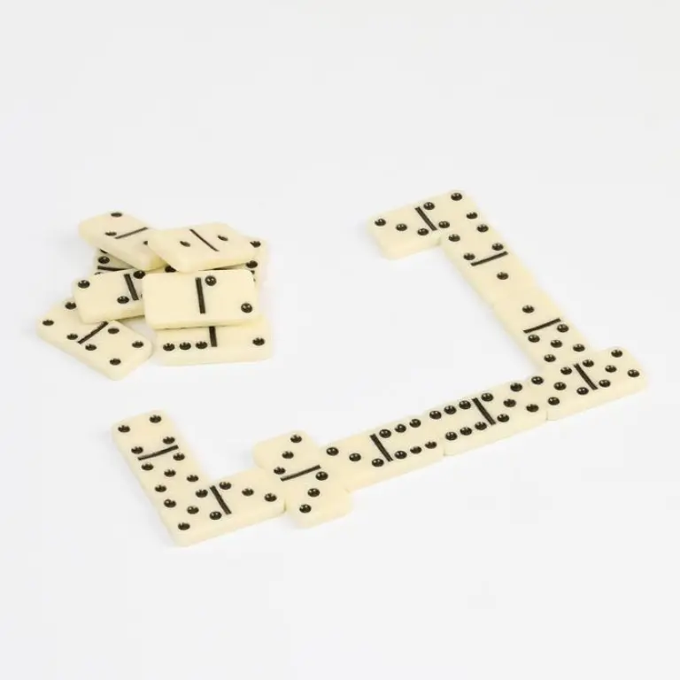 Настольная игра домино.